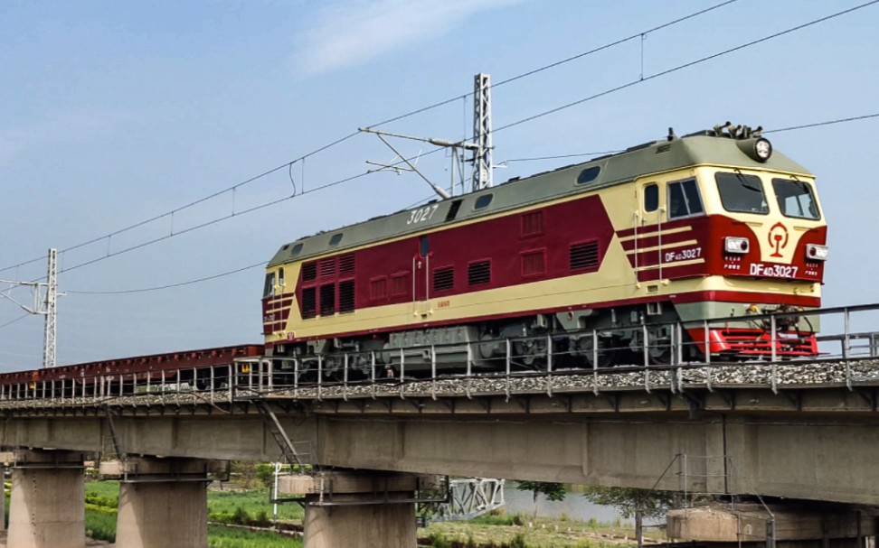 京局怀段南口车间东风4dk 3027牵引42068次通过京通线10号桥