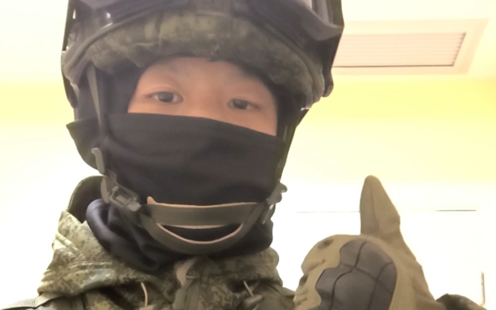 吸引火力的俄军小绿人