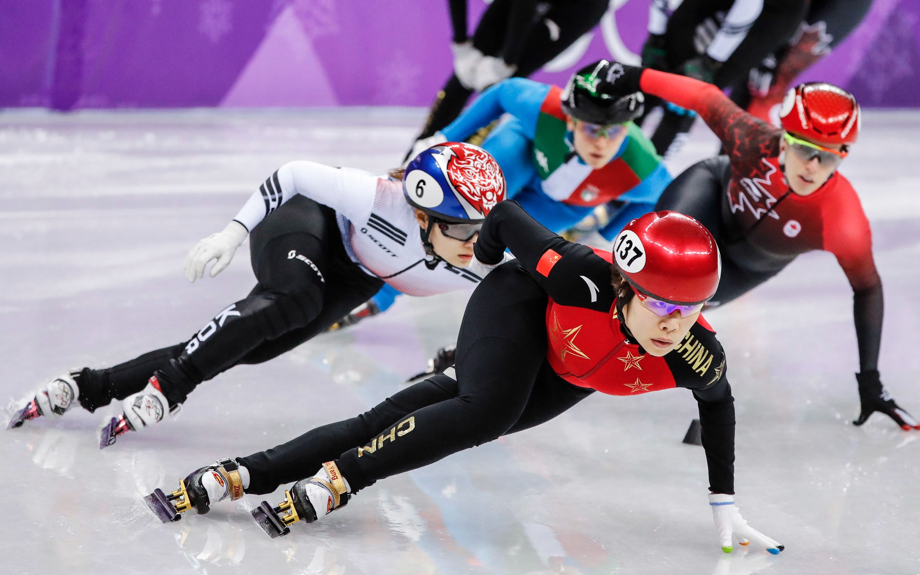 冬奥会运动员精神图片