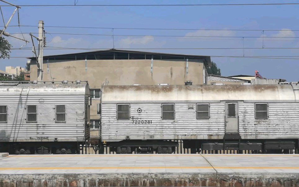 【cr】b22型保温车停放在长葛站