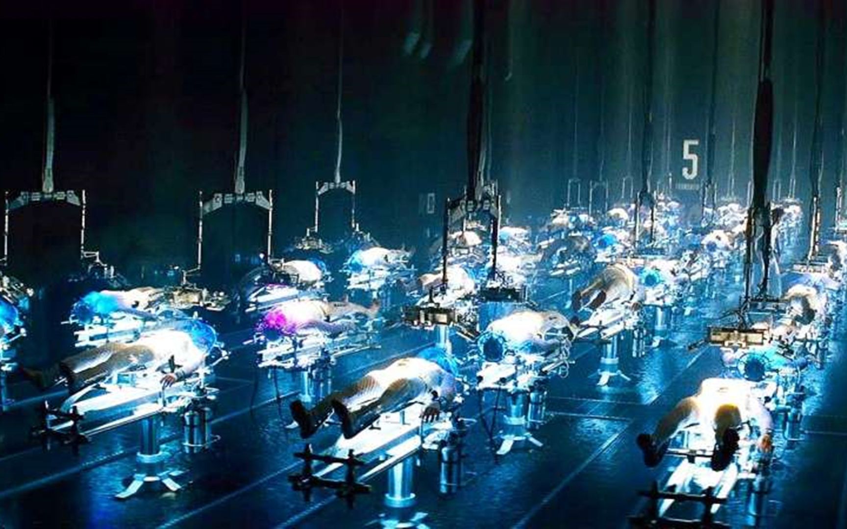 科幻电影:在未来世界,大批克隆人被当成产品,为有钱人提供器官