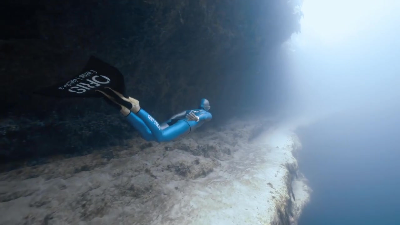 巴哈马蓝洞自由潜水anna freediving deans blue hole