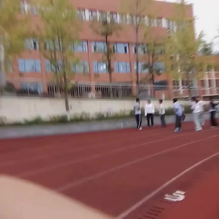 点赞破20，下期继续更新。