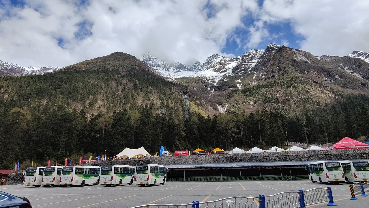 毕棚沟上海子大本营风景