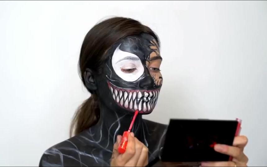 欣赏一下特效另类化妆女子化妆打扮成了蜘蛛侠毒液真厉害啊