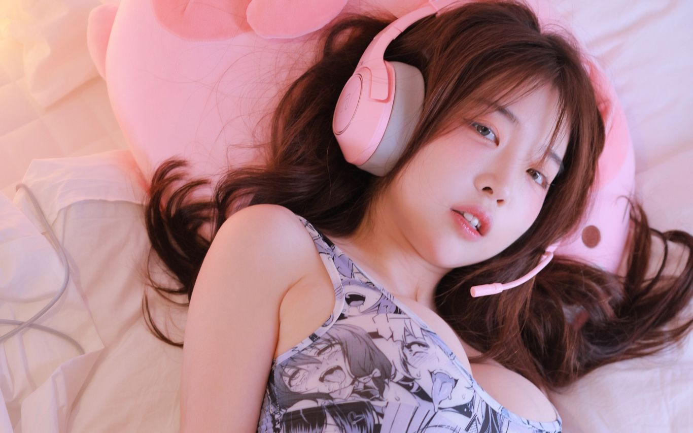 浪漫的萨克斯跟性感美女更配哦