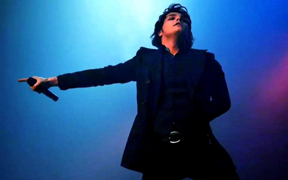 [图]【Gerard Way】The Water is Wide (Oh Waly Waly) LYRICS