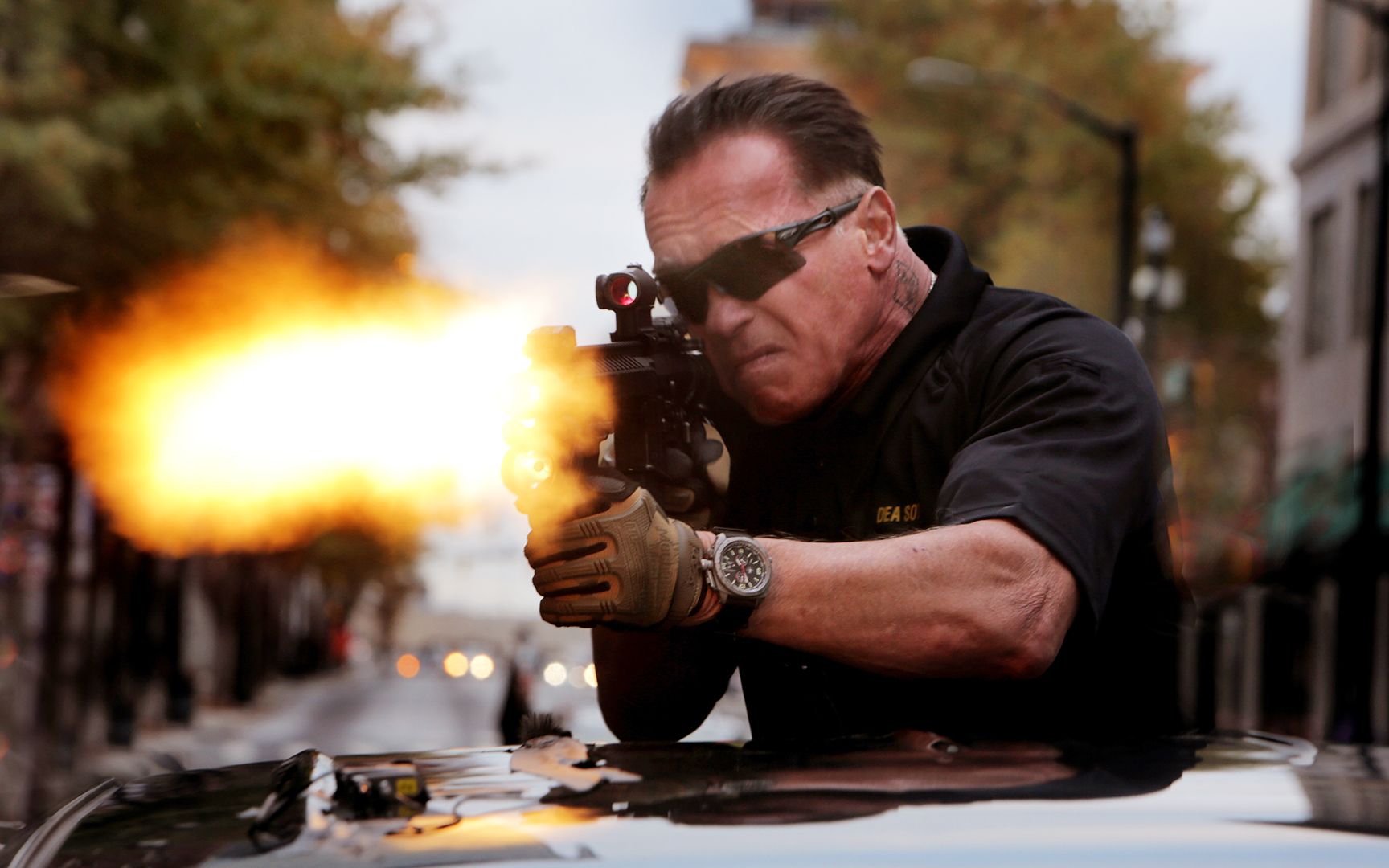 这是我看过最猛的动作片枪战片段超级劲爆我足足看了十遍