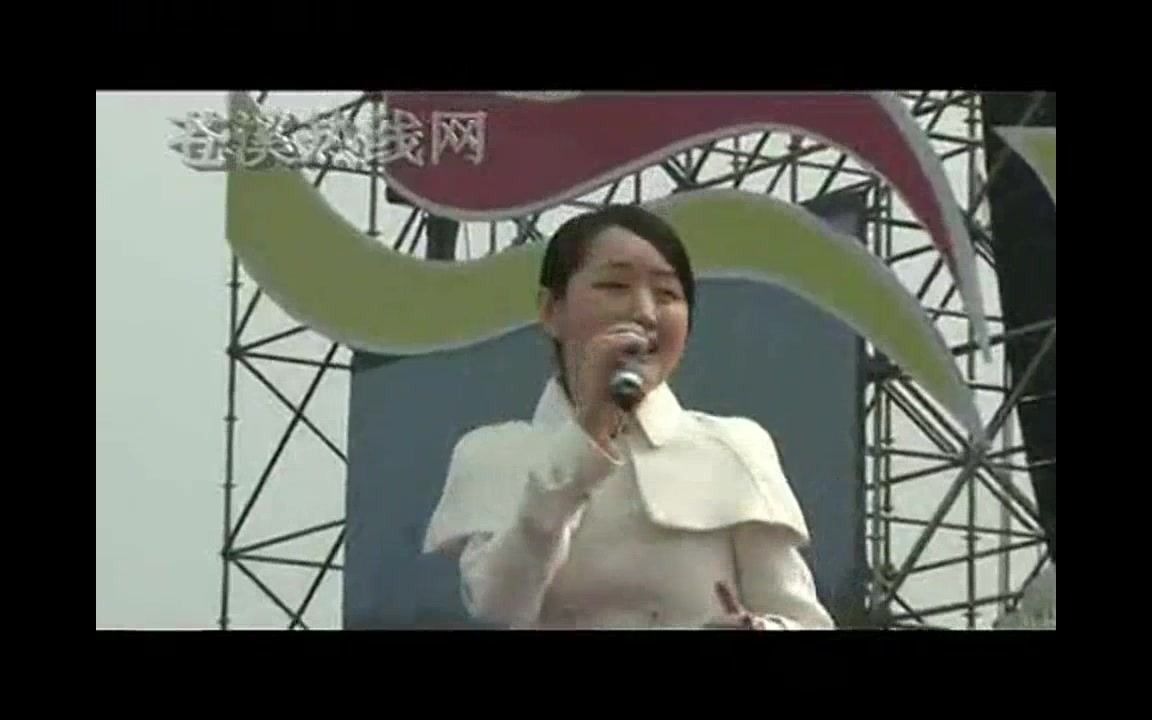 [图]20130318四川广元苍溪第十一届梨花节大型演唱会-杨钰莹《茶山情歌+轻轻地告诉你+我不想说》现场版