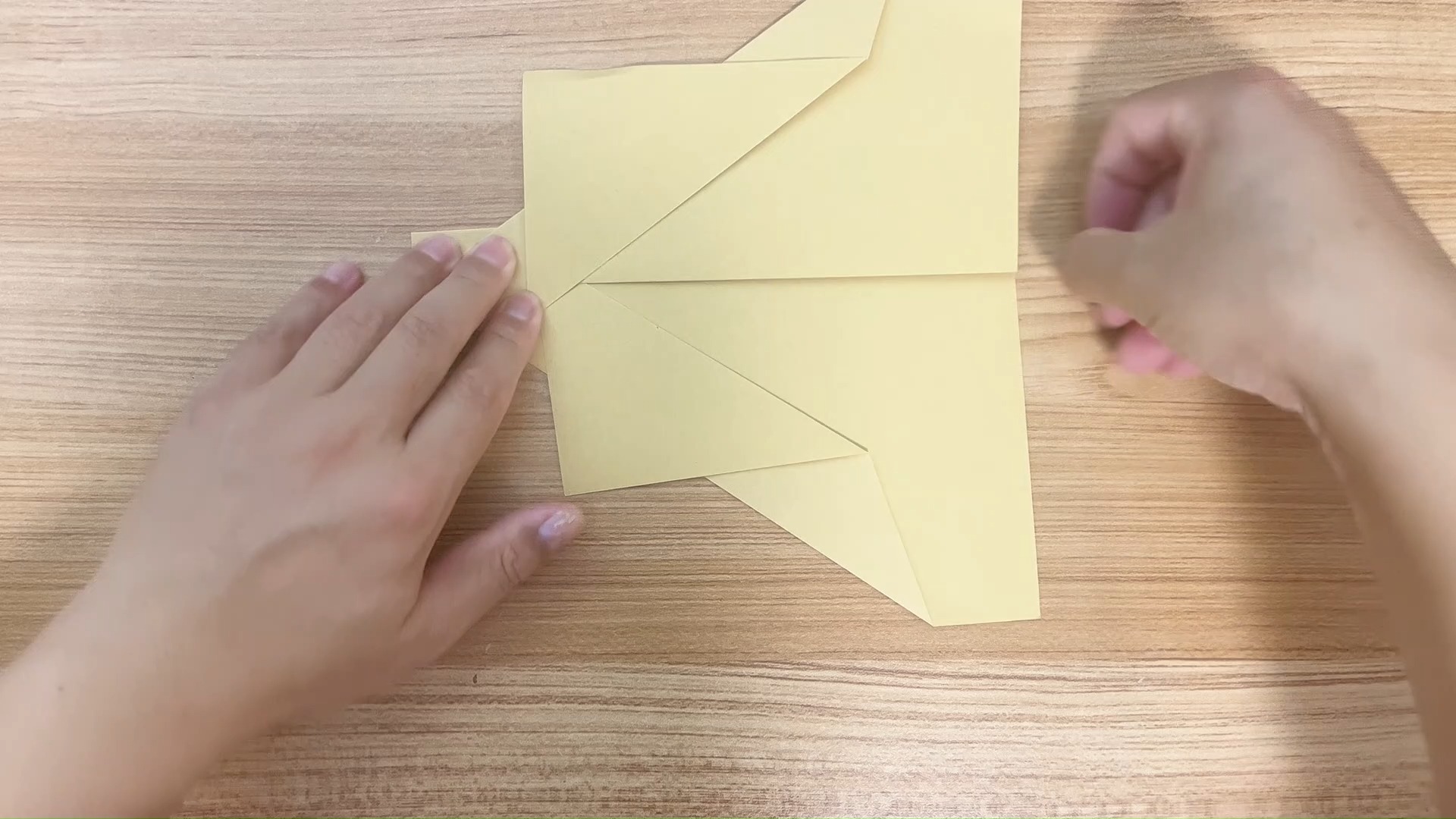 机翼太大了,鸭子纸飞机折纸教程