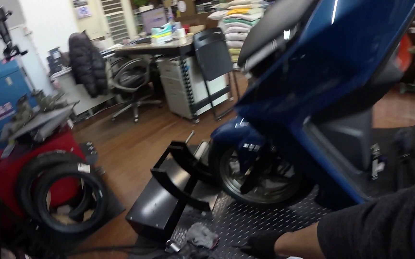 《DIY教学》 KYMCO KRV180 平衡端子更换教学 光阳 小AK 端子配重 特殊工具使用 机车保养 机车维修 机车DIY哔哩哔哩bilibili