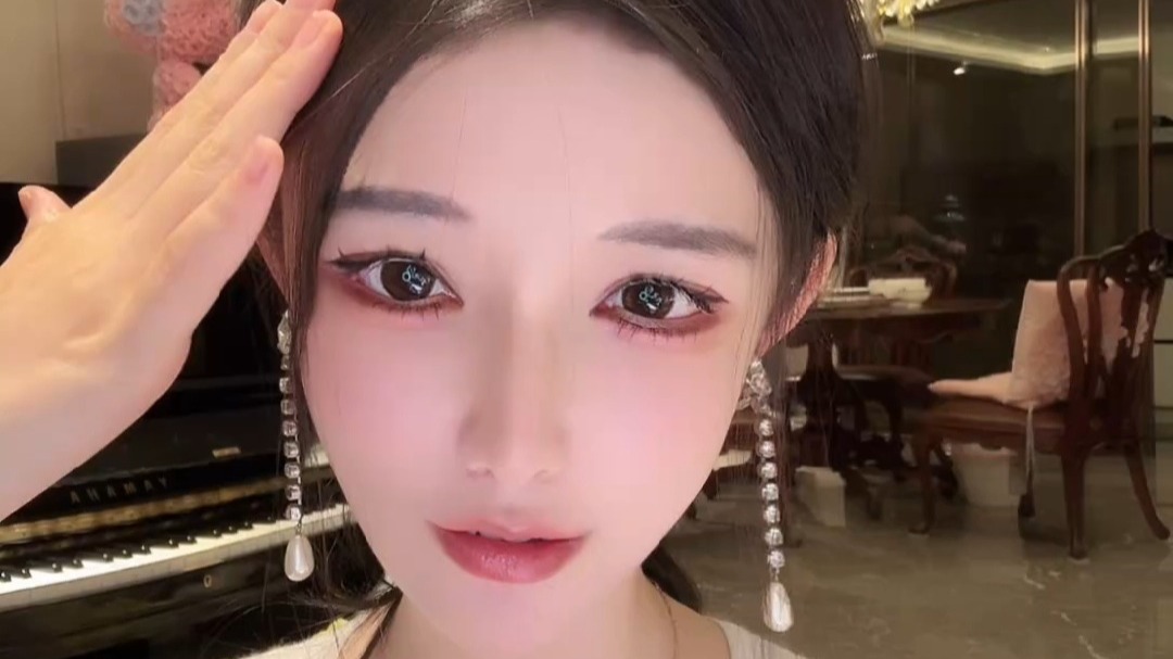 栗子.-栗子正在直播-2025-09-06-22-30-01-000_拼合