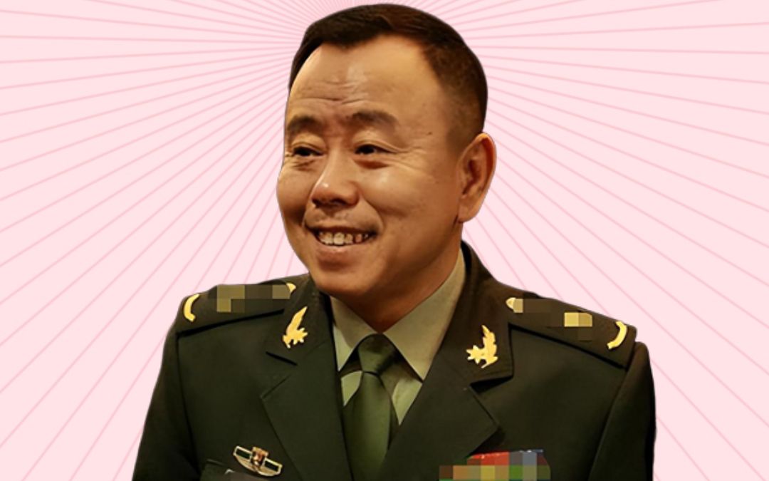 潘长江少将军衔图片