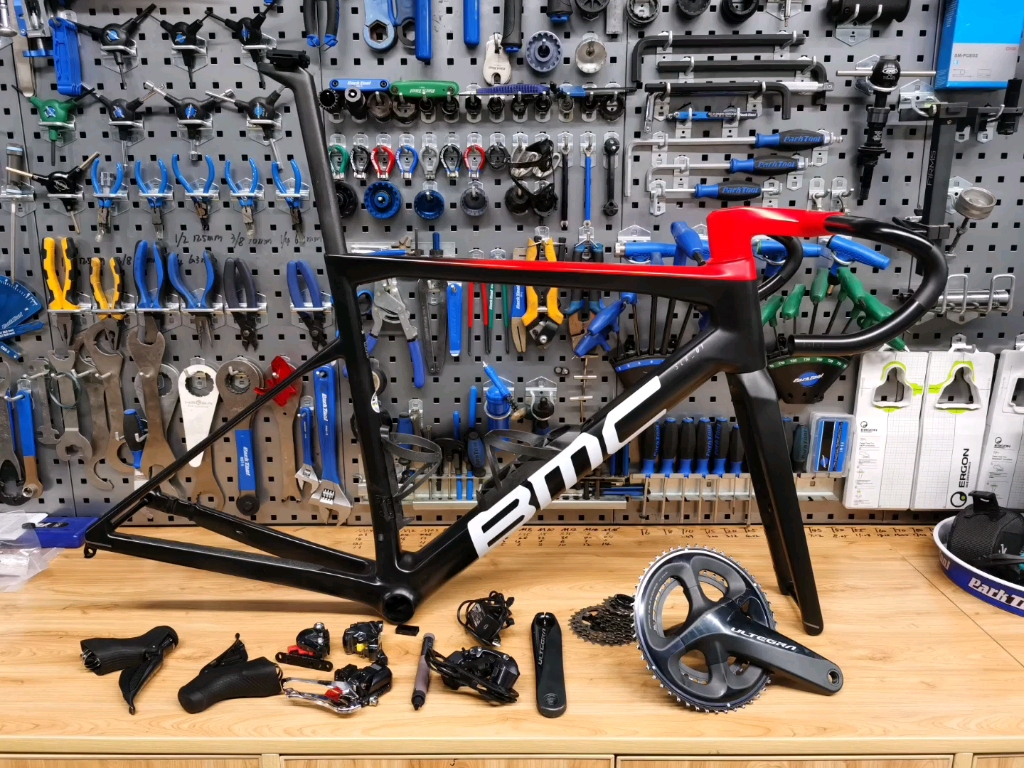 bmc slr01车架54码+8070大套(电子部分链条全新行货)其他二手+DT swiss p1800轮组 35980rmb一个车架的价格哔哩哔哩bilibili