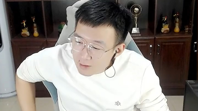 yy主播小白龙4月15日晚上直播回放