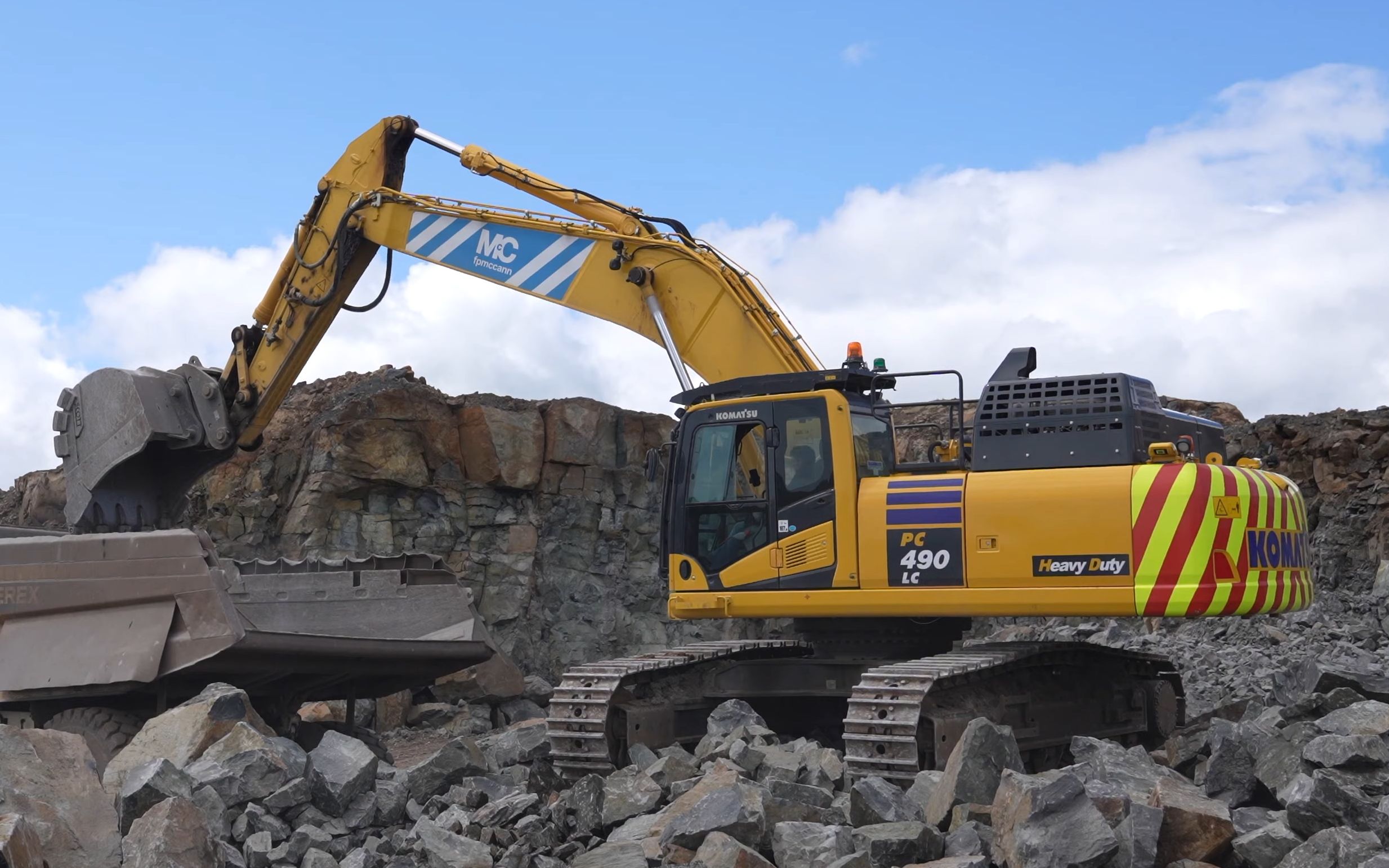 小松pc490lc挖掘机装车施工4k