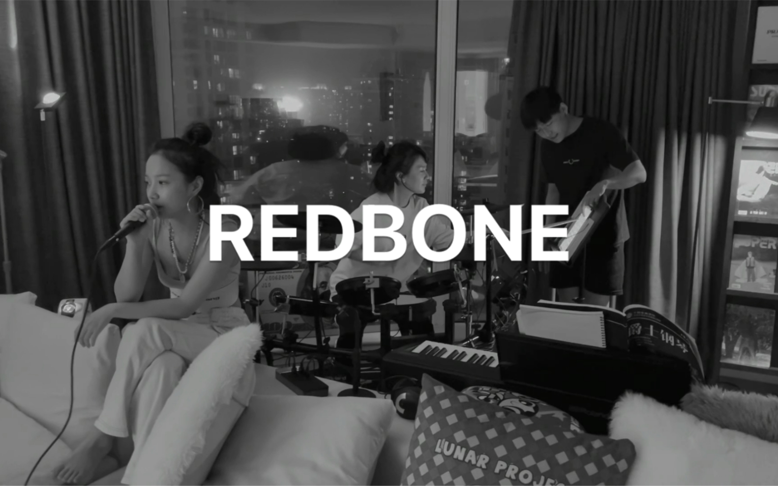 [图]Veegee的翻唱｜Redbone