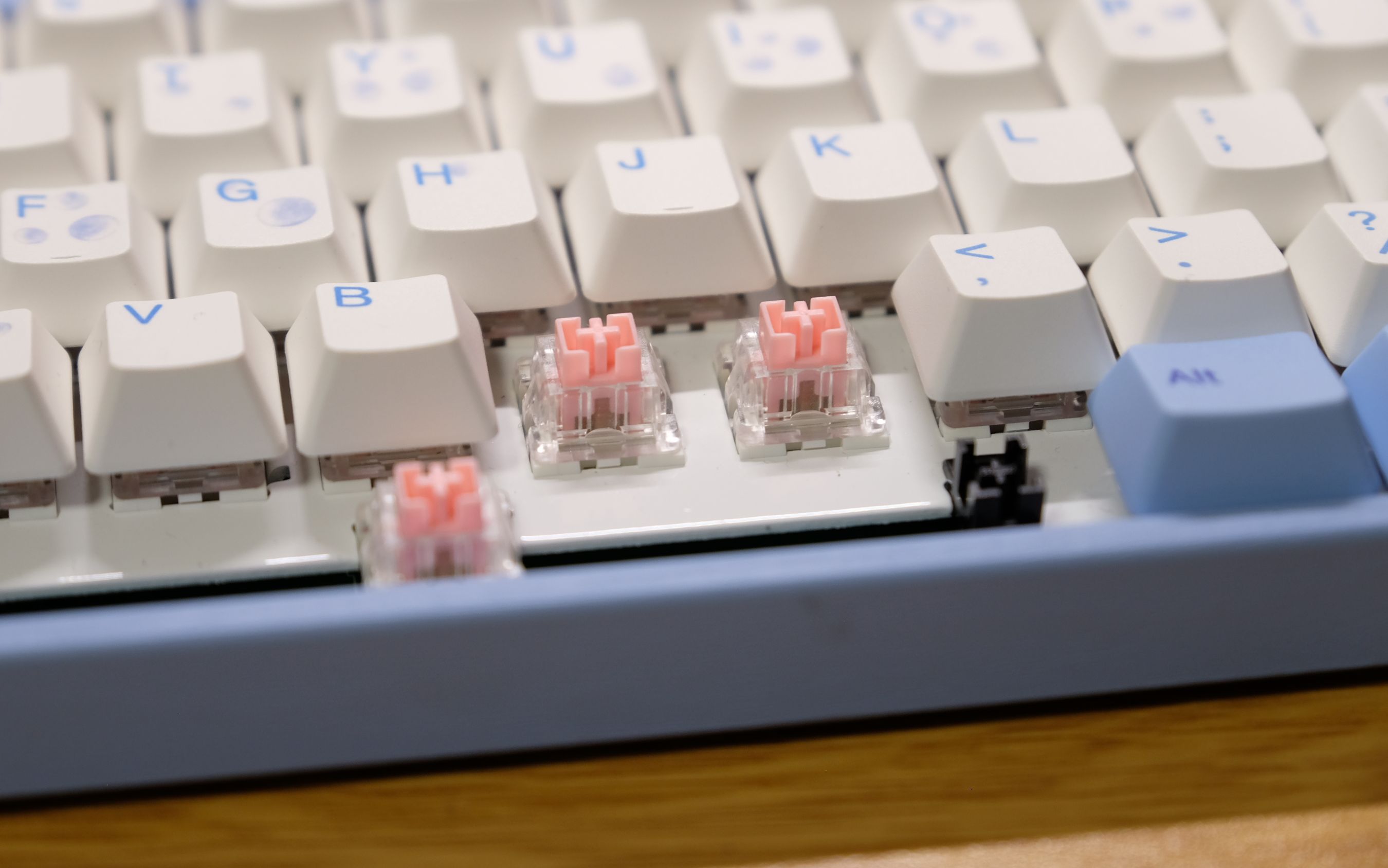 手感完爆cherry红轴的国产静电容阿米洛海韵樱花粉轴简单评测