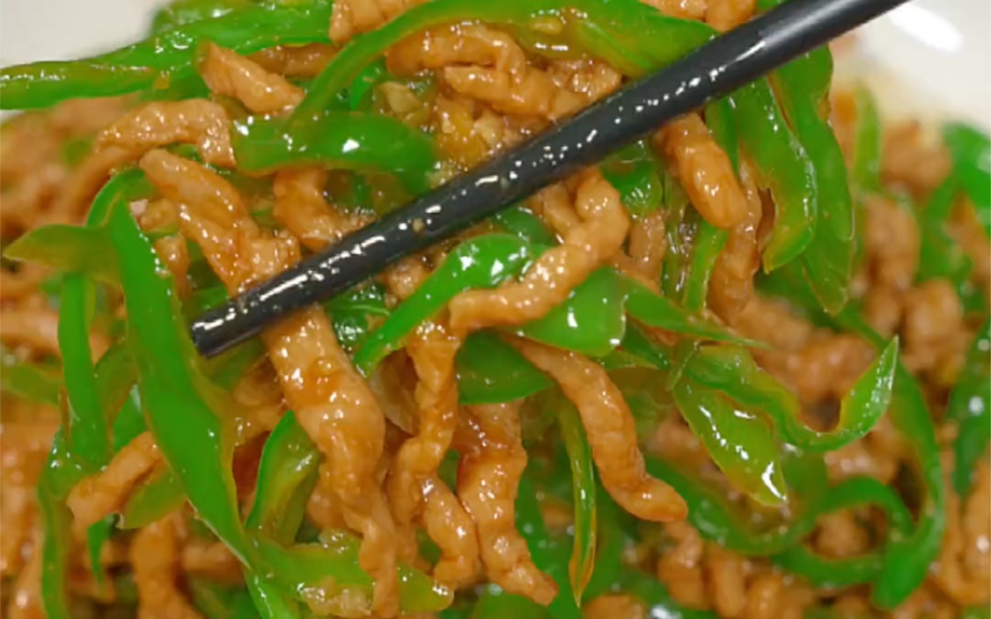 七星级大厨都不会告诉你的青椒肉丝做法,一次干三碗米饭