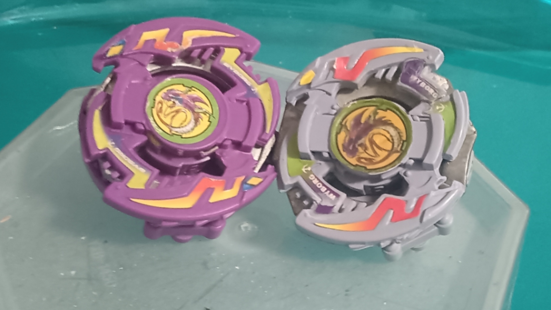 爆旋陀螺旧世代～极速砂蛇 我知道很弱,但我没想到能弱成这样