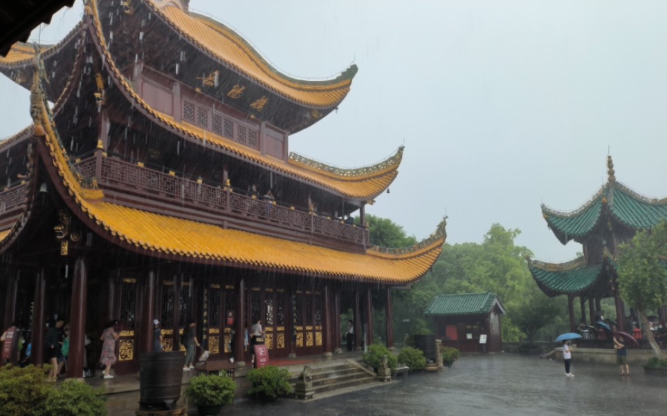 登岳阳楼,观洞庭湖77今日份岳阳楼是淫雨霏霏之景遗憾看不到春和