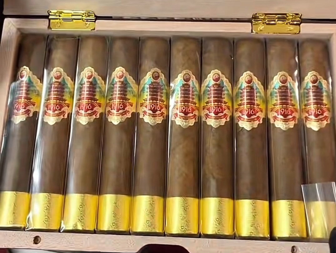 黄鹤楼雪之梦5号雪茄,外包装高档送礼自品绝佳,新老茄客必灰茄