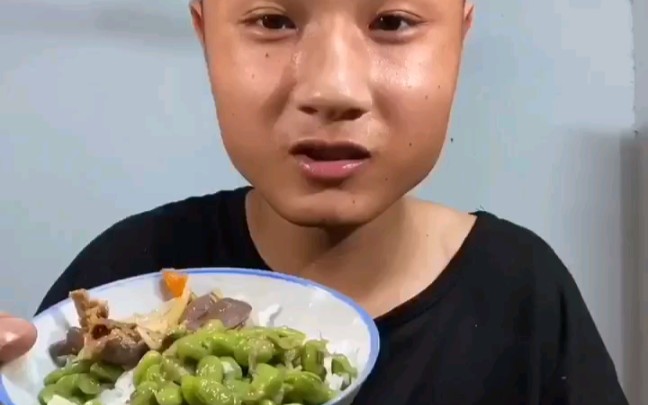 【农村大表哥】带孝子一辈子穿拼夕夕,也要给家里装空调,合着这一辈子