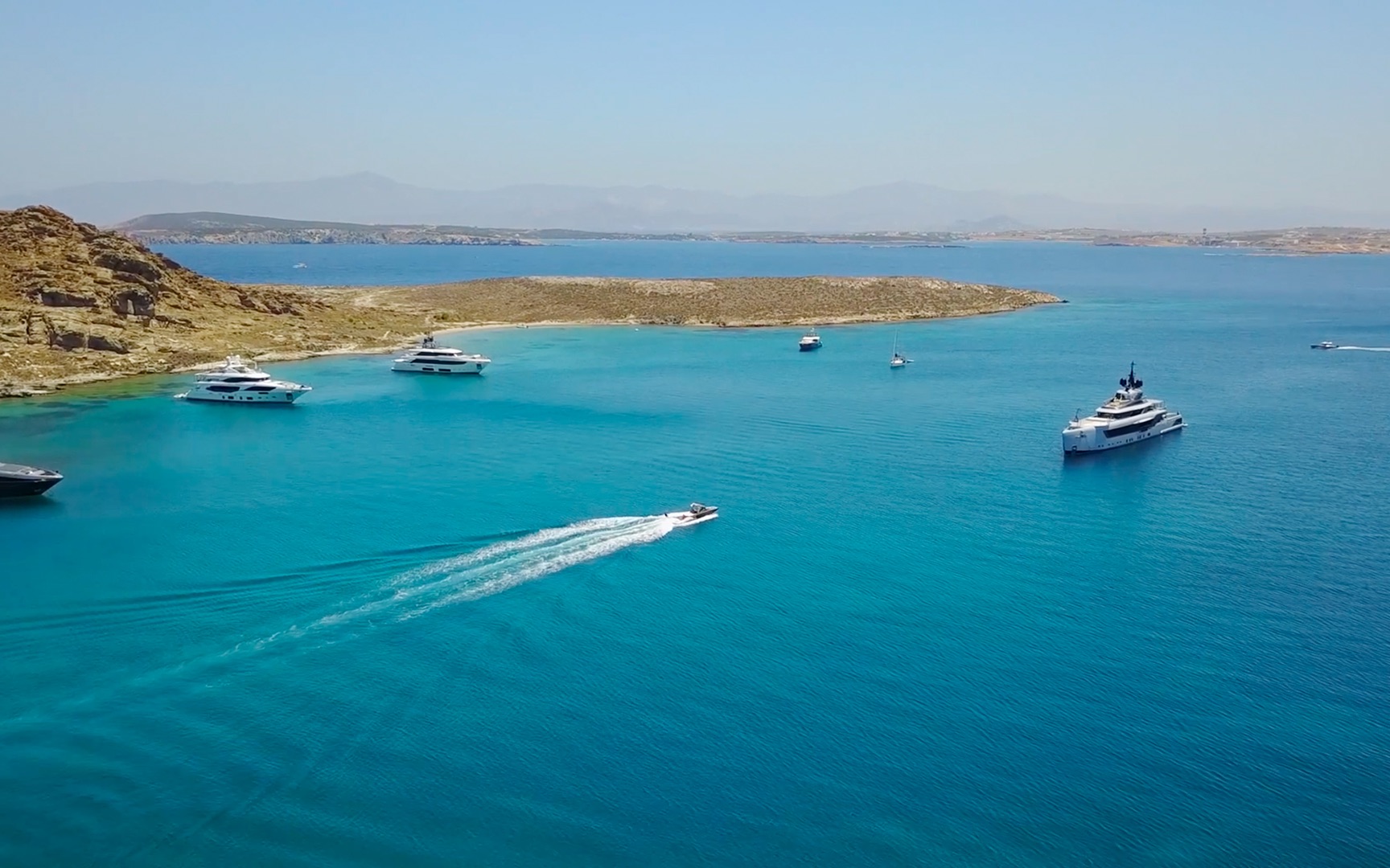 帕罗斯岛是在爱琴海中部基克拉迪群岛的一个希腊岛屿