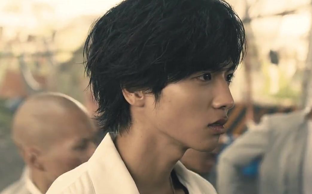 人外有人天外,有天你们认识一个叫拉奥的男人嘛《热血街区》1