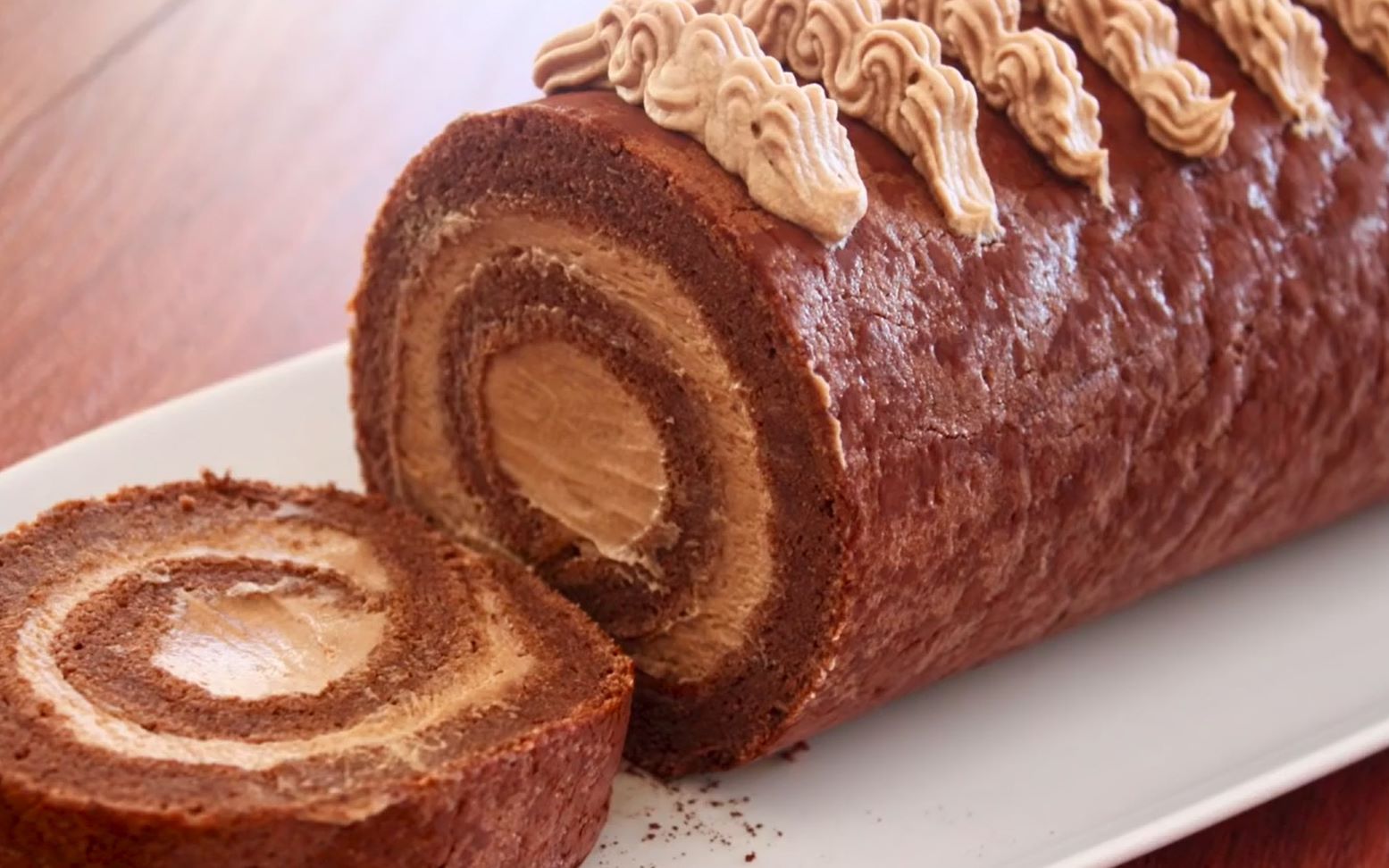 香浓巧克力瑞士卷,松软香甜,回味无穷