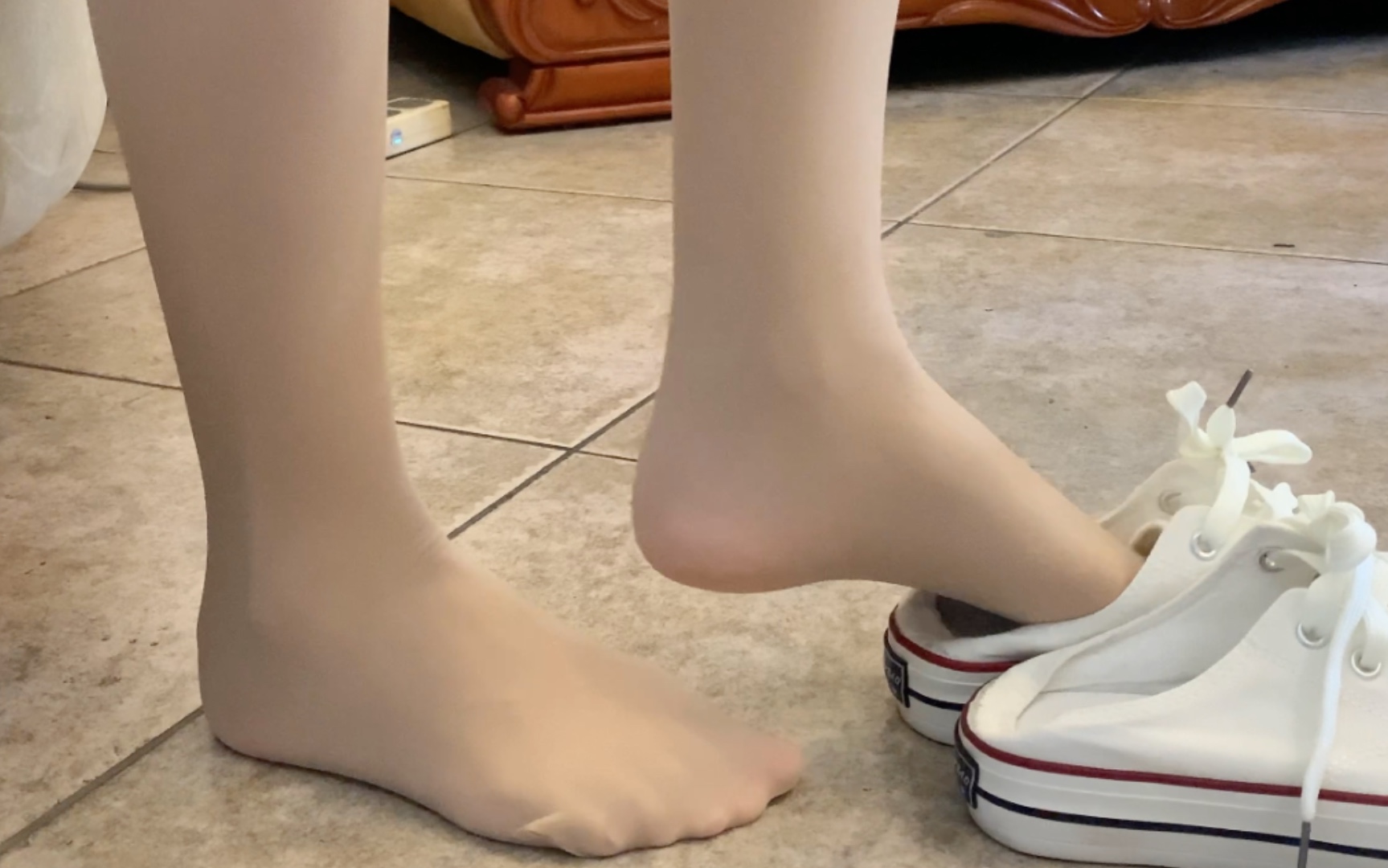 【cc】光腿神器配帆布鞋(这次转圈圈展示啦)_哔哩哔哩_bilibili