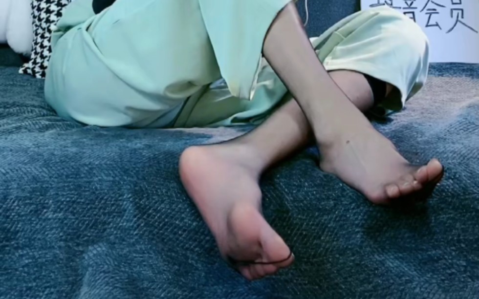 丝袜透红脚底