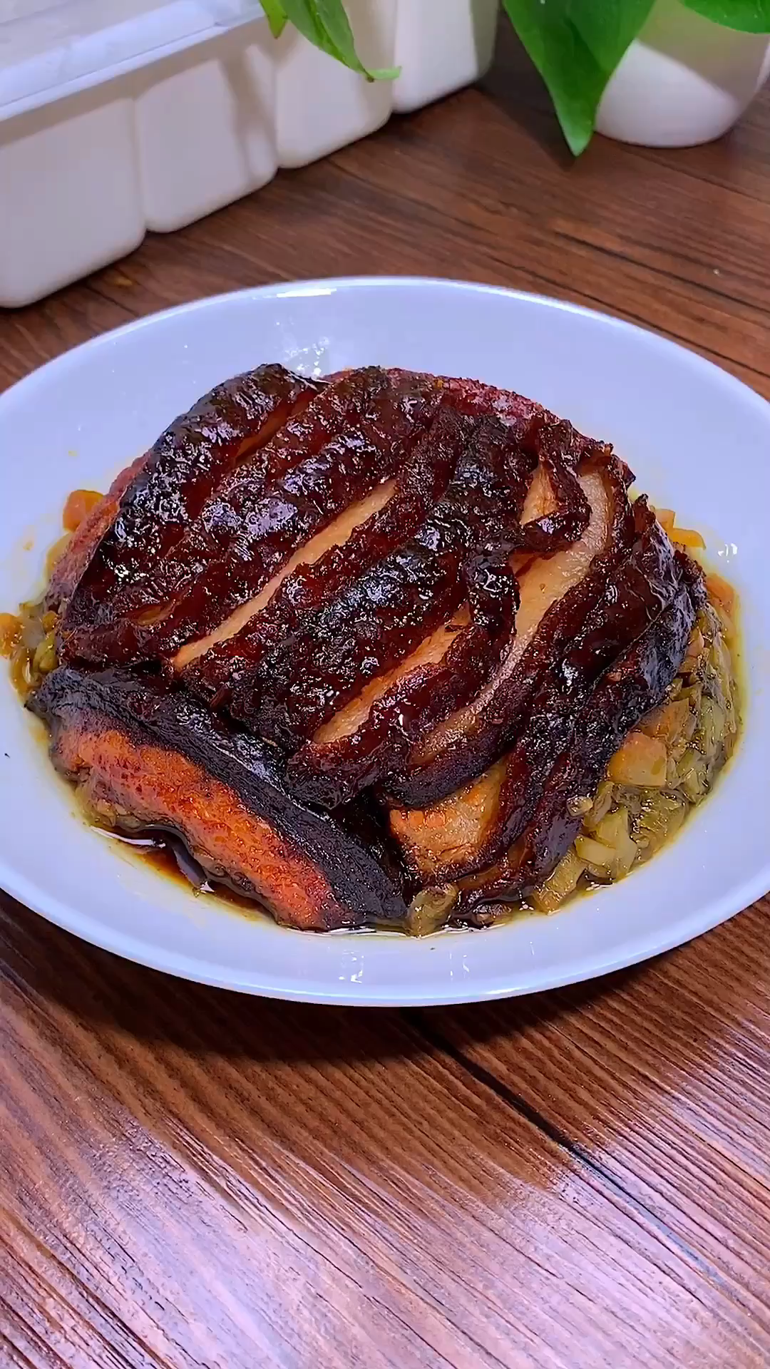 七秒钟能抢光的一道菜,粤菜特色梅菜扣肉.