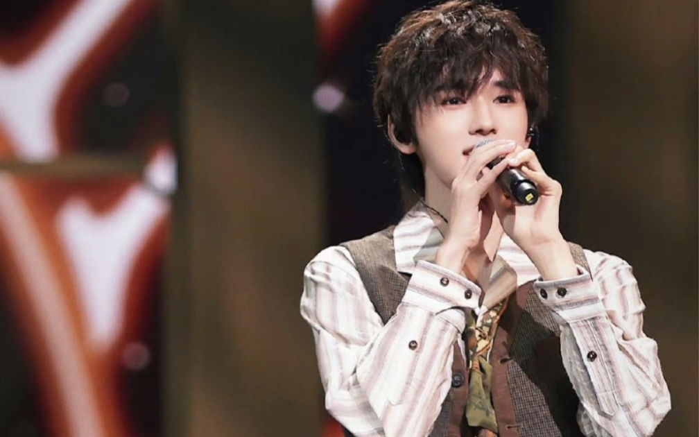 宋亚轩-路过人间舞台 感受来自三大主唱之一的实力