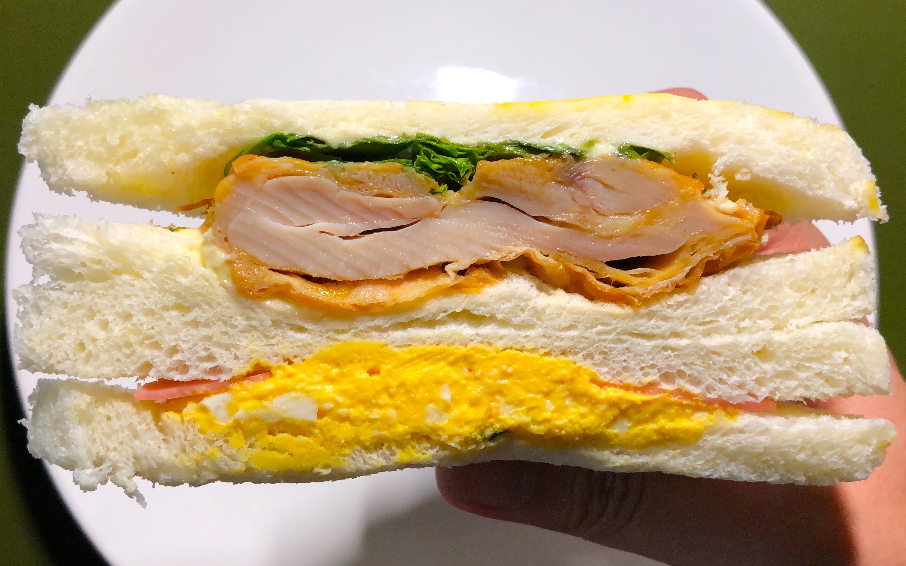 全家【藤椒鸡腿排超软三明治】体验报告【小达达】吃遍上海#s08e78