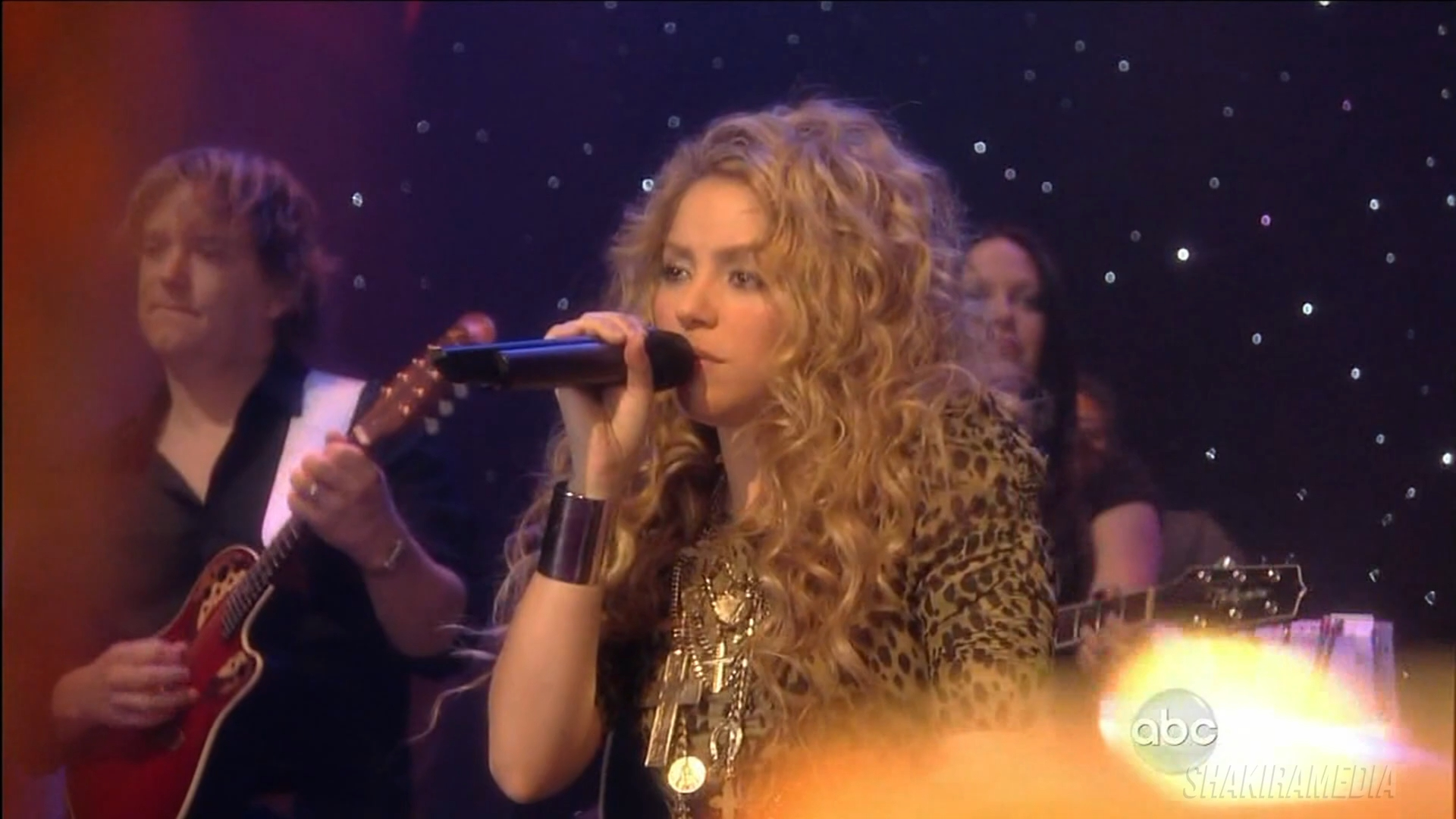 【吉普赛】Shakira  Gypsy (Live 2009.11.16 The View)哔哩哔哩bilibili