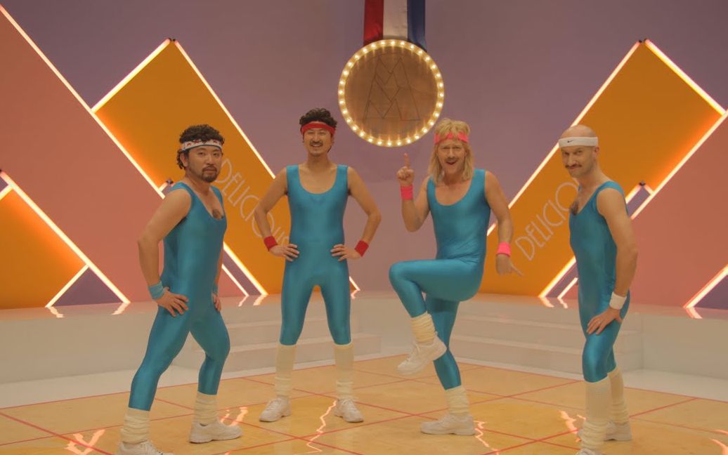 双语字幕重现80年代魔性健美操monkeymajik复古mvdelicious