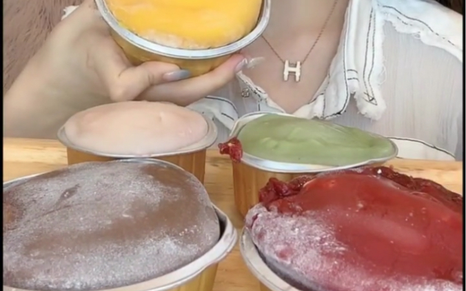 吃播超大个雪媚娘