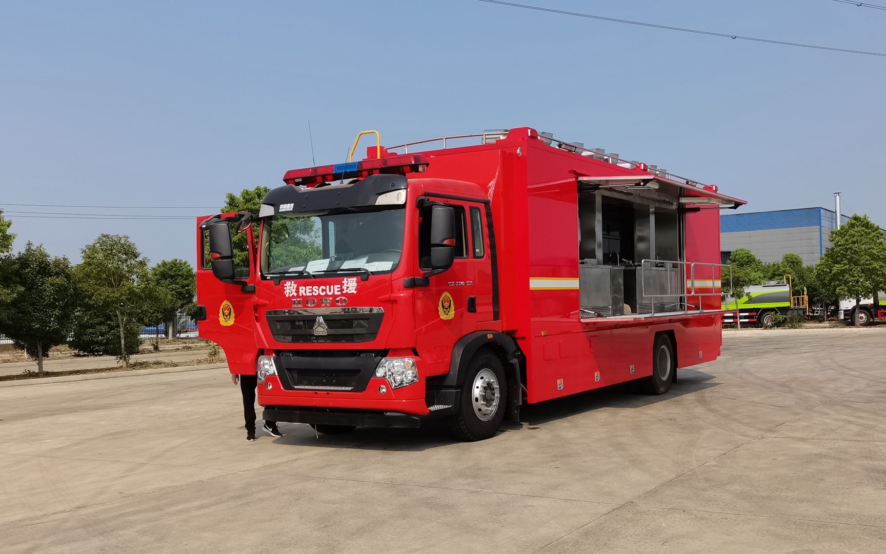 重汽高原炊事车