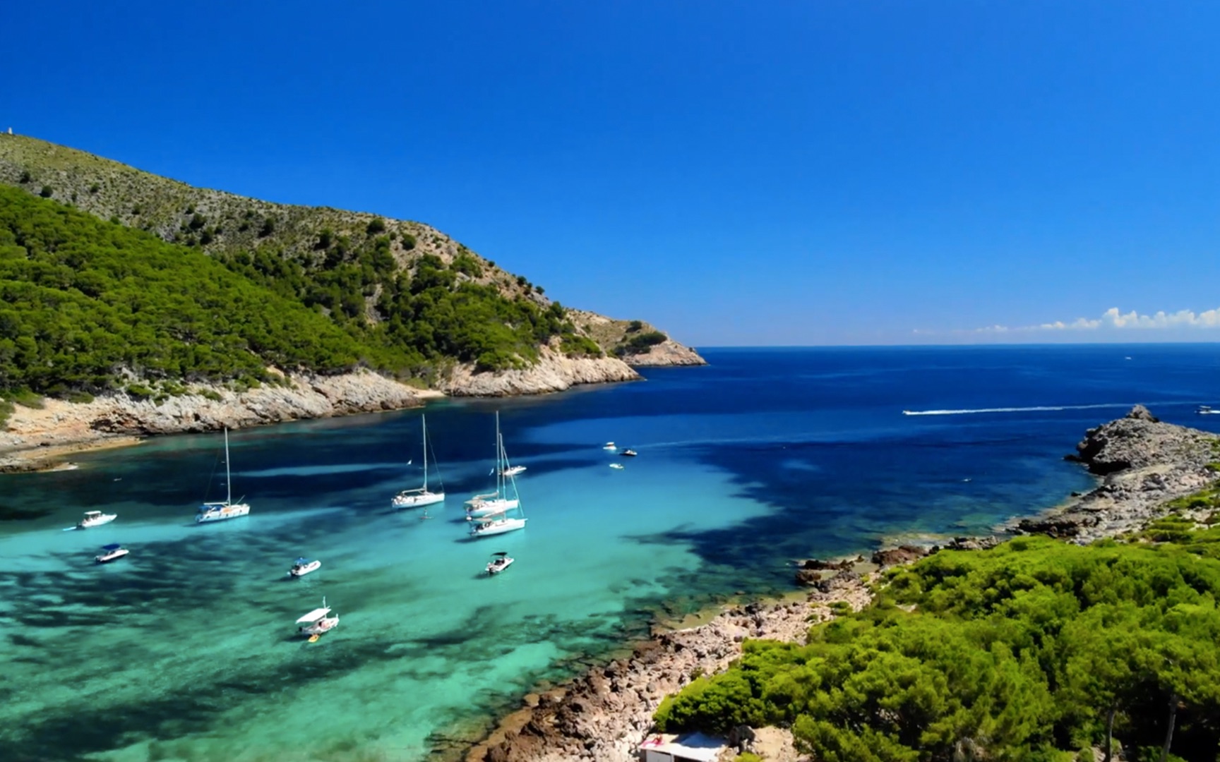 砂质的海滩,陡峭的悬崖,碧海蓝天自然风光@马略卡岛9094