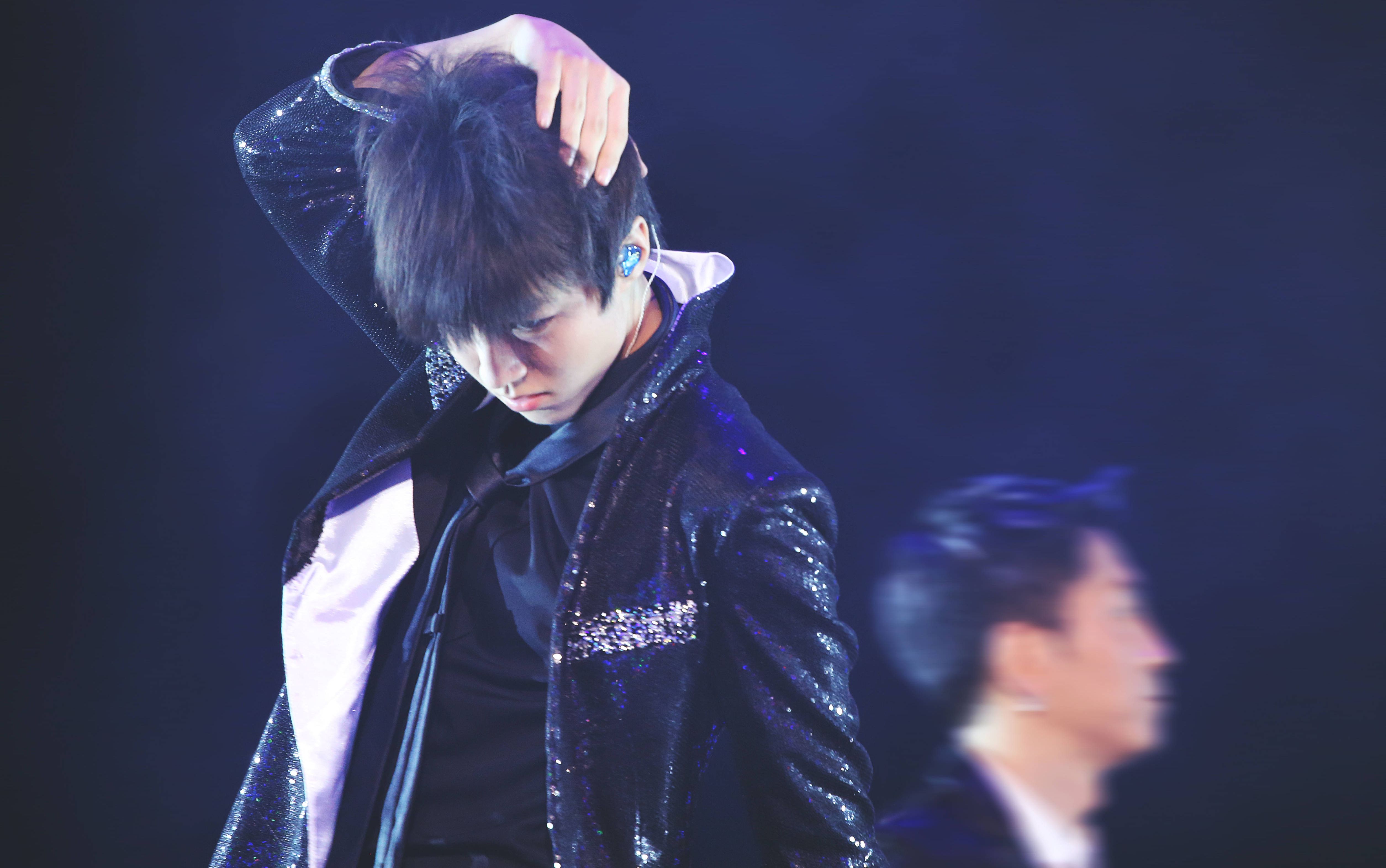 王俊凯三周年舞蹈solo八版混剪