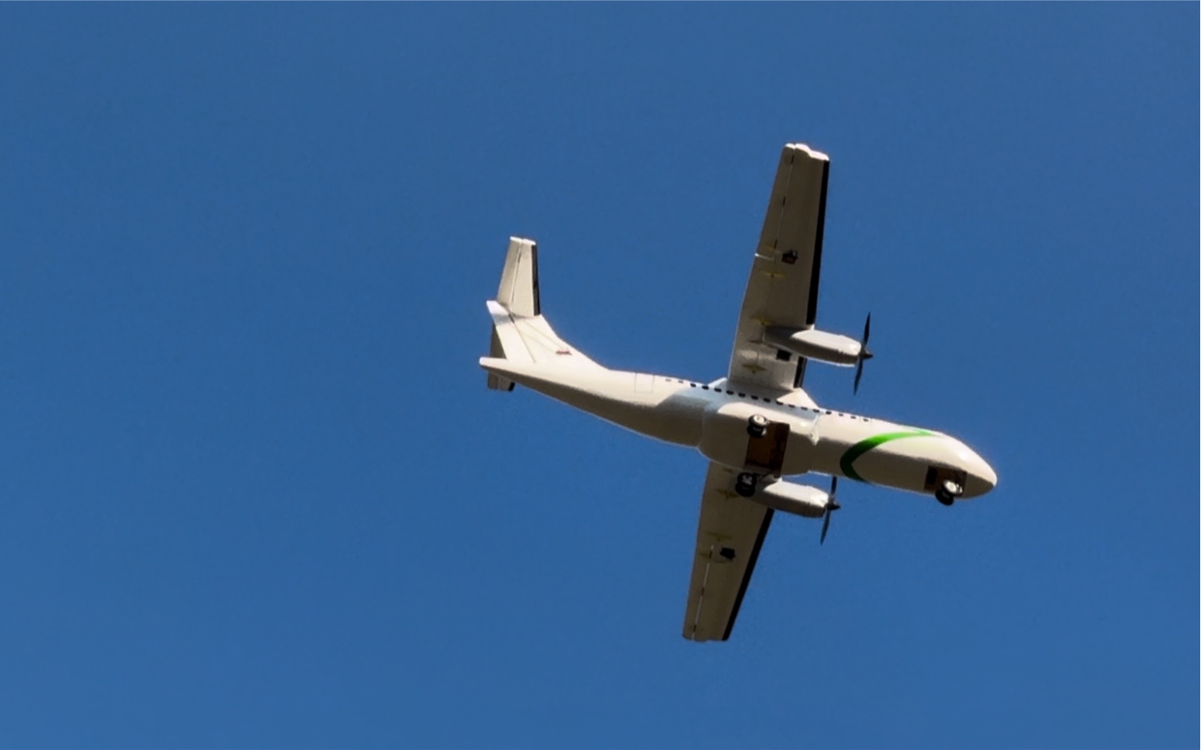 一江桥 东泉兄手工atr600/42首飞成功