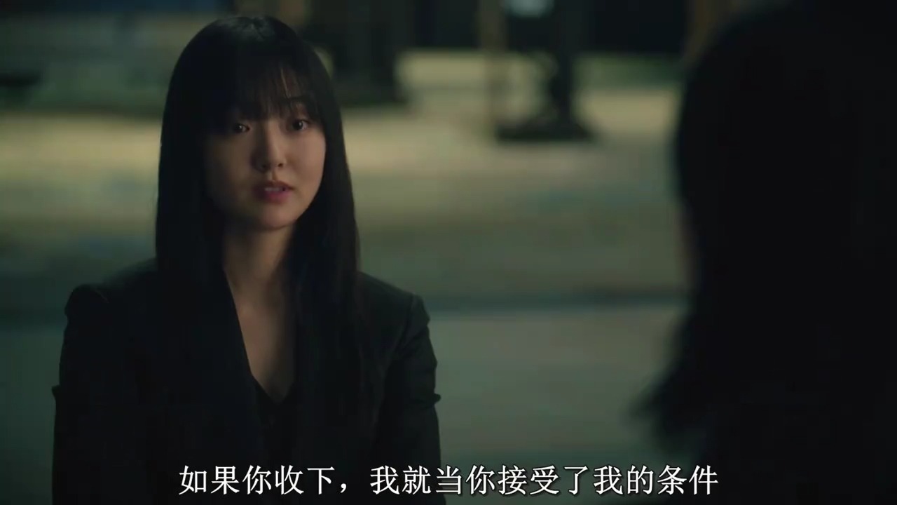 敏慧单人牵制多名敌人，依靠灵活身法游走缠斗，为同伴突围争取宝贵时间