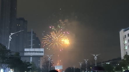 鄂州烟花秀,最美鄂州,文明城市,鄂州花湖机场腾飞2023哔哩哔哩bilibili