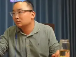 Video herunterladen: 来听一听这位在科技战中没有立场的二狗子的观点言论，谁能告诉我，这位兄弟到底是在笑什么？#华为