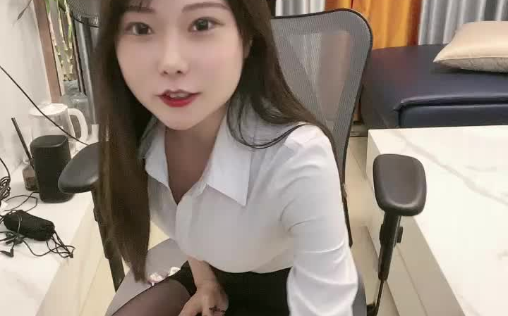 b站美女主播香草喵露露4.3ol制服直播_哔哩哔哩_bilibili