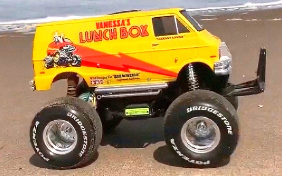 【海边散步】田宫遥控娱乐抬头大脚车 午餐盒 1/12 lunch box 遥控车