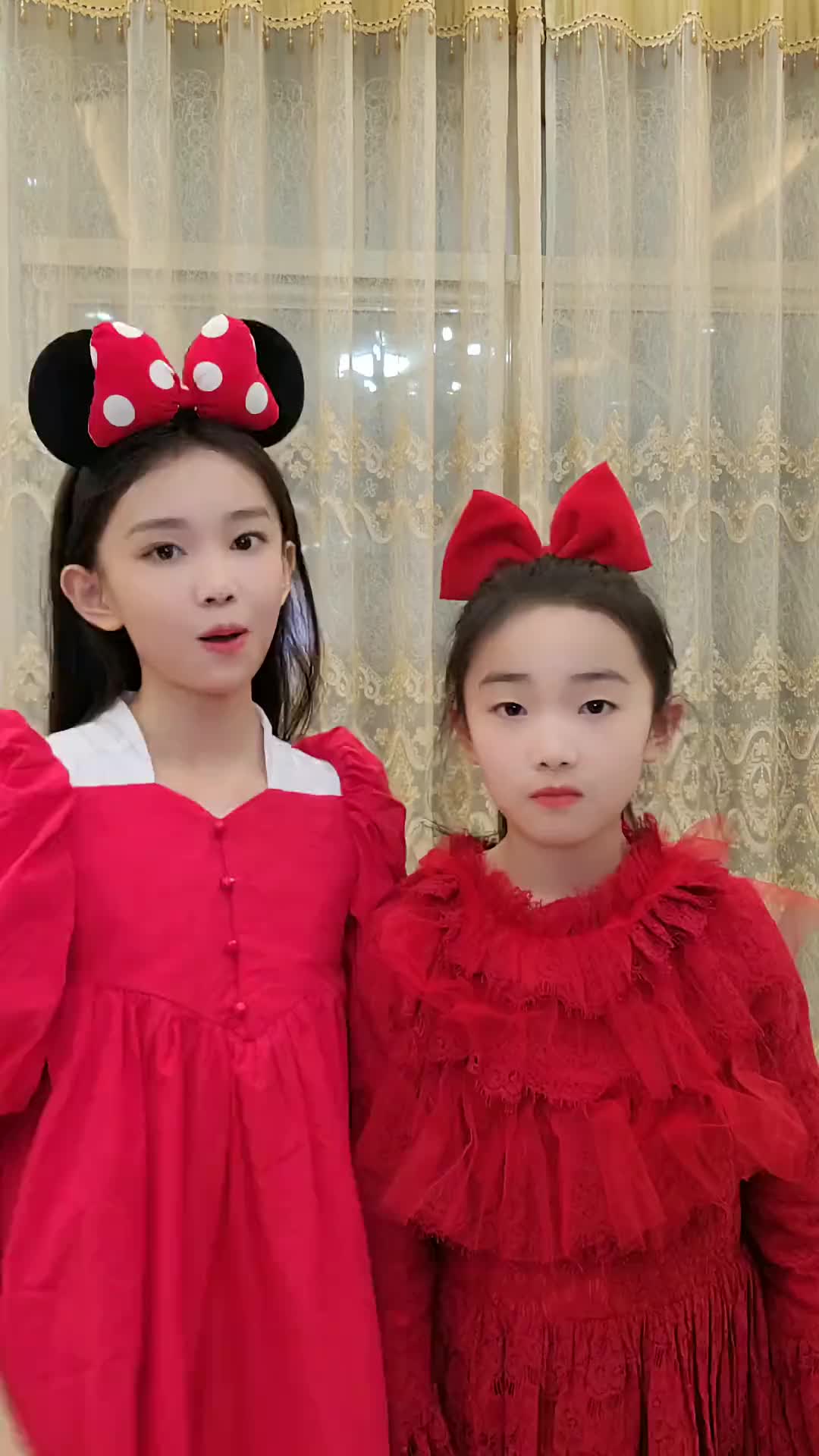 小睿和二美丽各自安好生活的自在宋小睿跳出新年上上签宋小睿各自