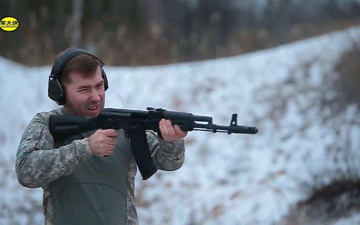 ak74自动步枪户外射击测试