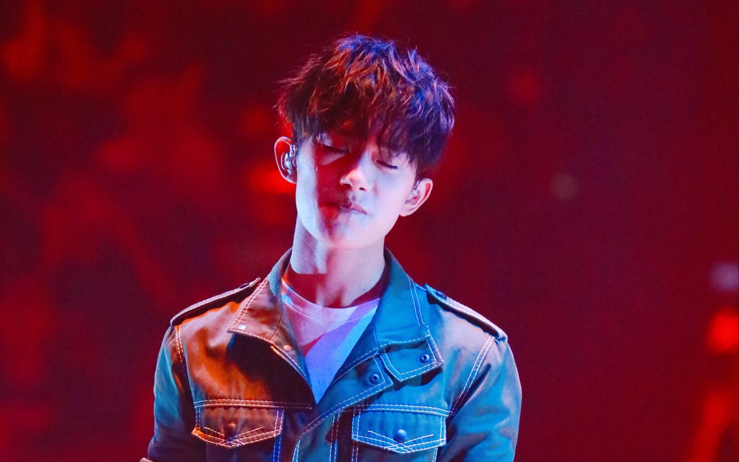 【易烊千玺】天猫88狂欢盛典易燃装置群舞_哔哩哔哩_bilibili